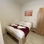 Karinthy Ház *