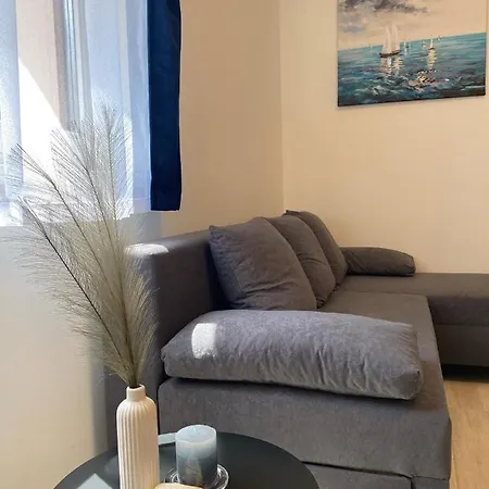 Karinthy Haz شيوفوك