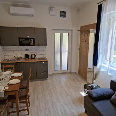 Karinthy Haz カントリーハウス *