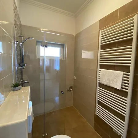 منزل ريفي Karinthy Haz