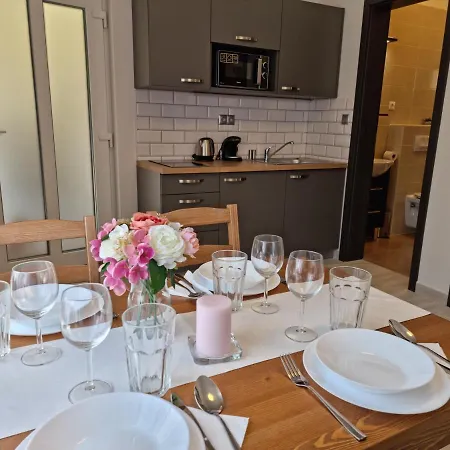 Karinthy Haz * شيوفوك