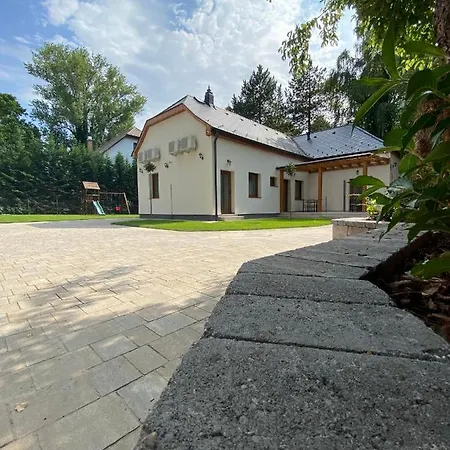 Karinthy Haz Country house