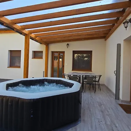 Karinthy Haz Country house Siofok