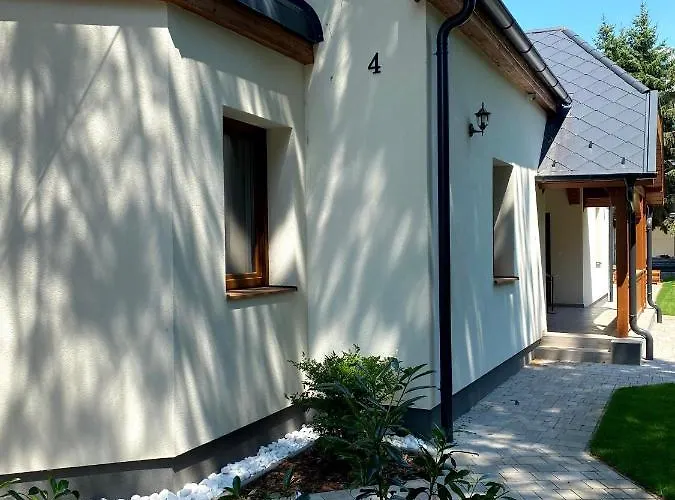 Karinthy Ház *