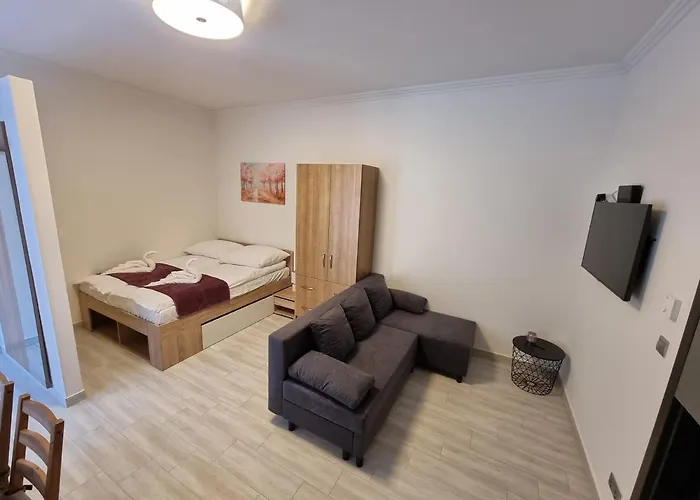 Karinthy Ház * Siófok